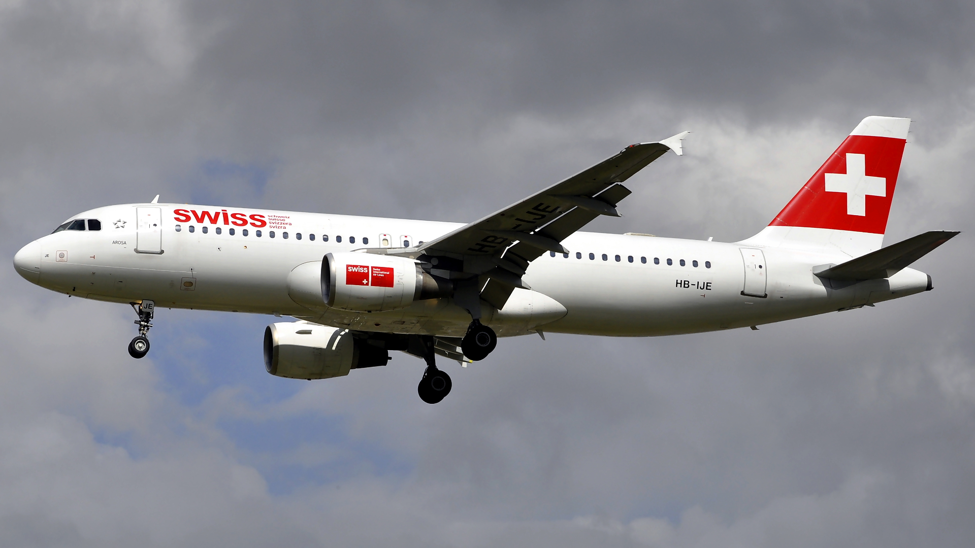 HB-IJE ✈ Swiss International Air Lines Airbus 320-214 @ London-Heathrow