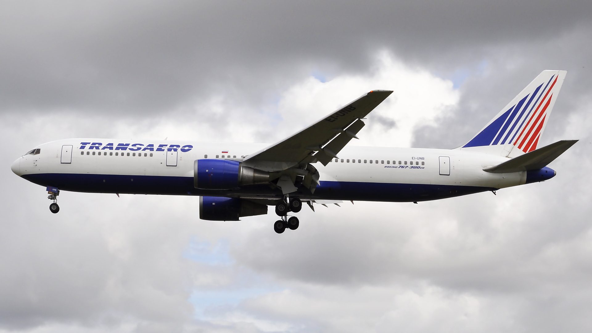 EI-UNB ✈ Transaero Airlines Boeing 767-3P6(ER) @ London-Heathrow