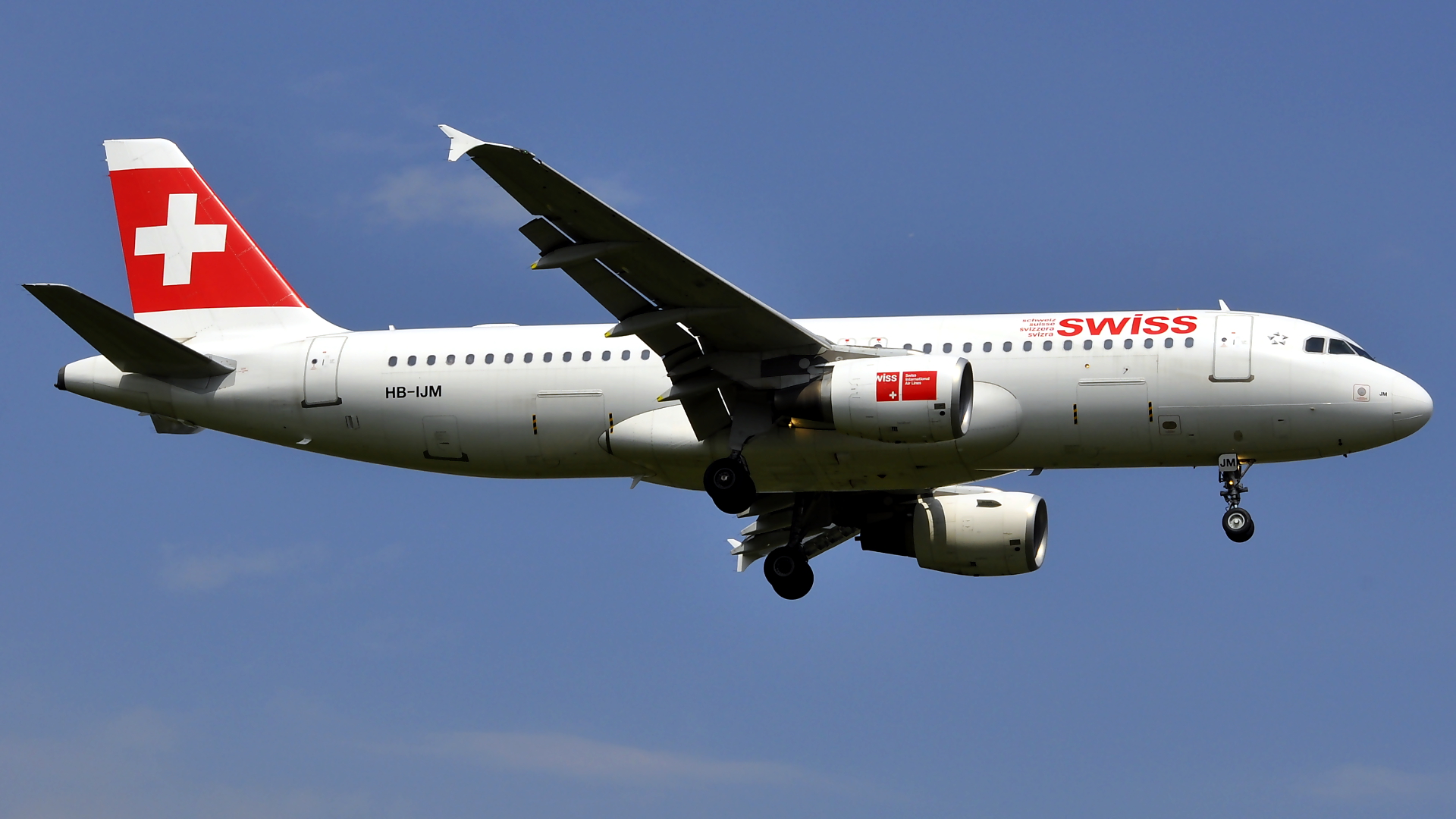 HB-IJM ✈ Swiss International Air Lines Airbus 320-214 @ London-Heathrow