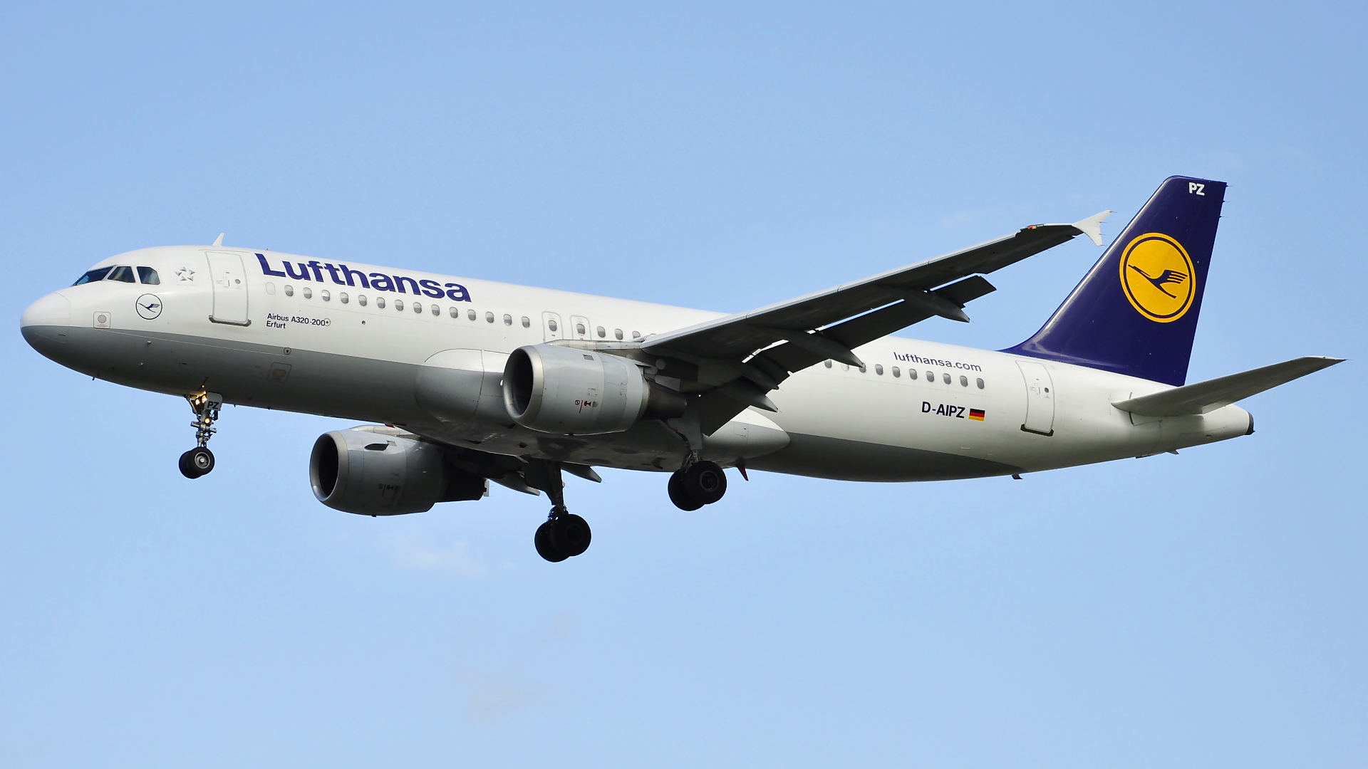 D-AIPZ ✈ Lufthansa Airbus 320-211 @ London-Heathrow