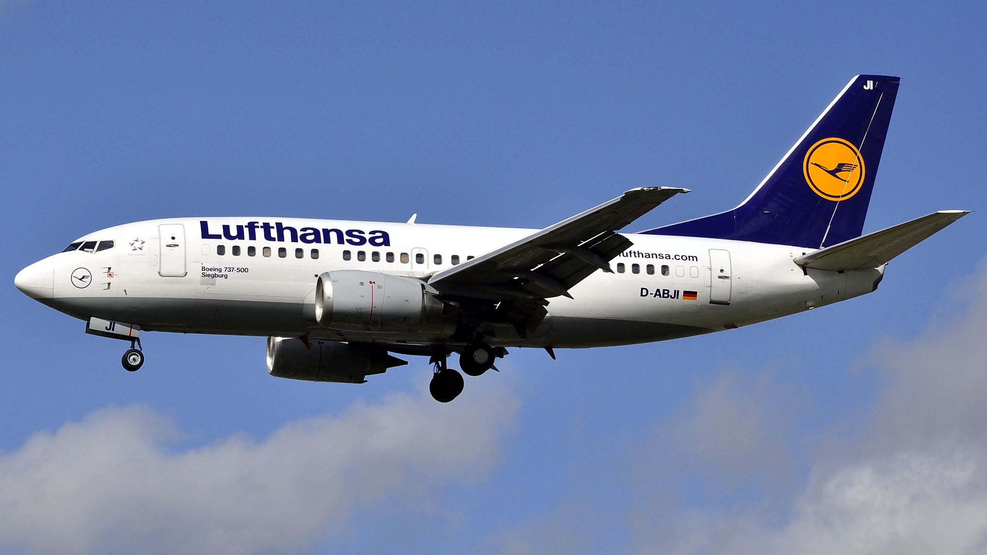 D-ABJI ✈ Lufthansa Boeing 737-530 @ London-Heathrow