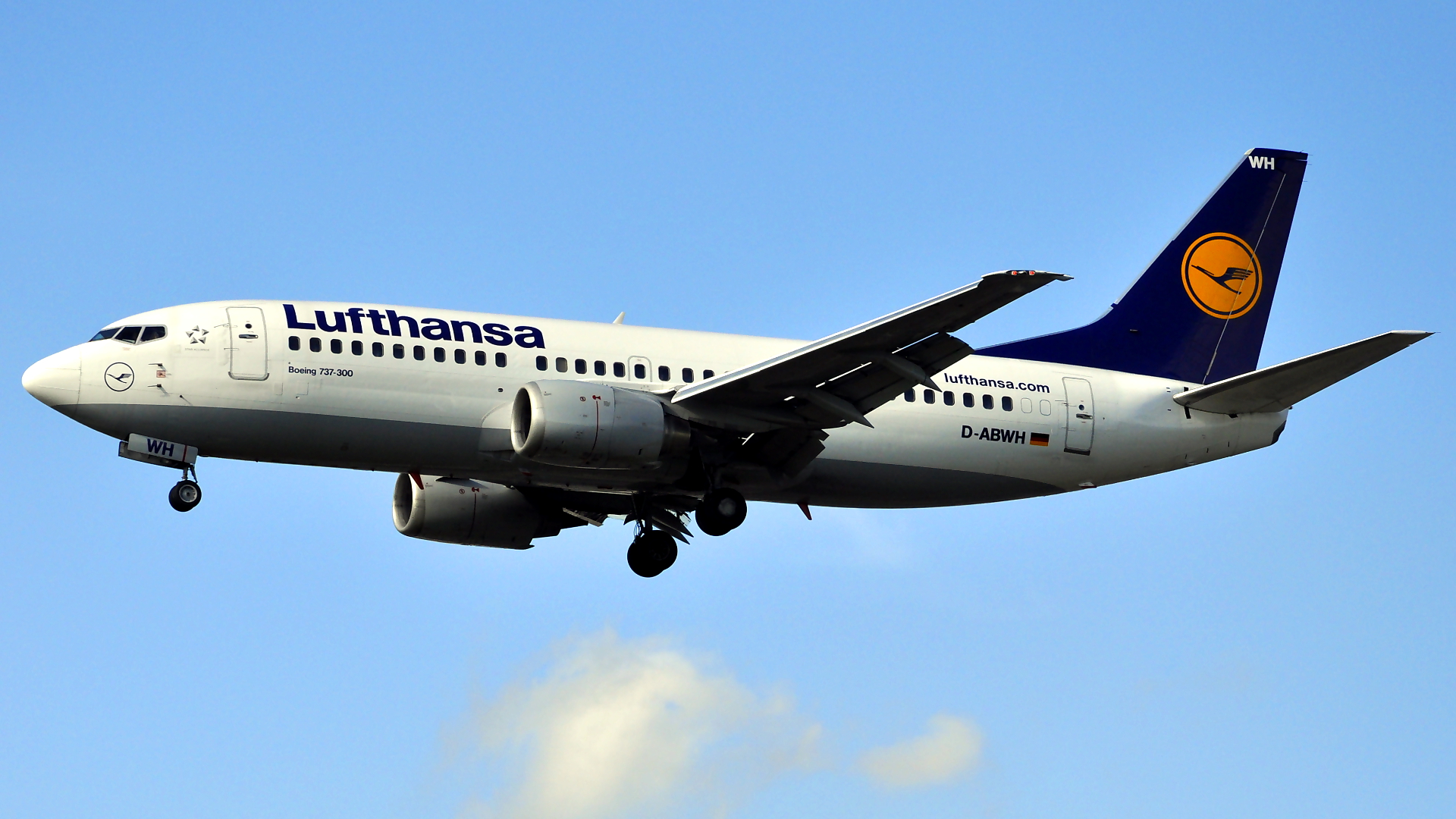D-ABWH ✈ Lufthansa Boeing 737-330 @ London-Heathrow