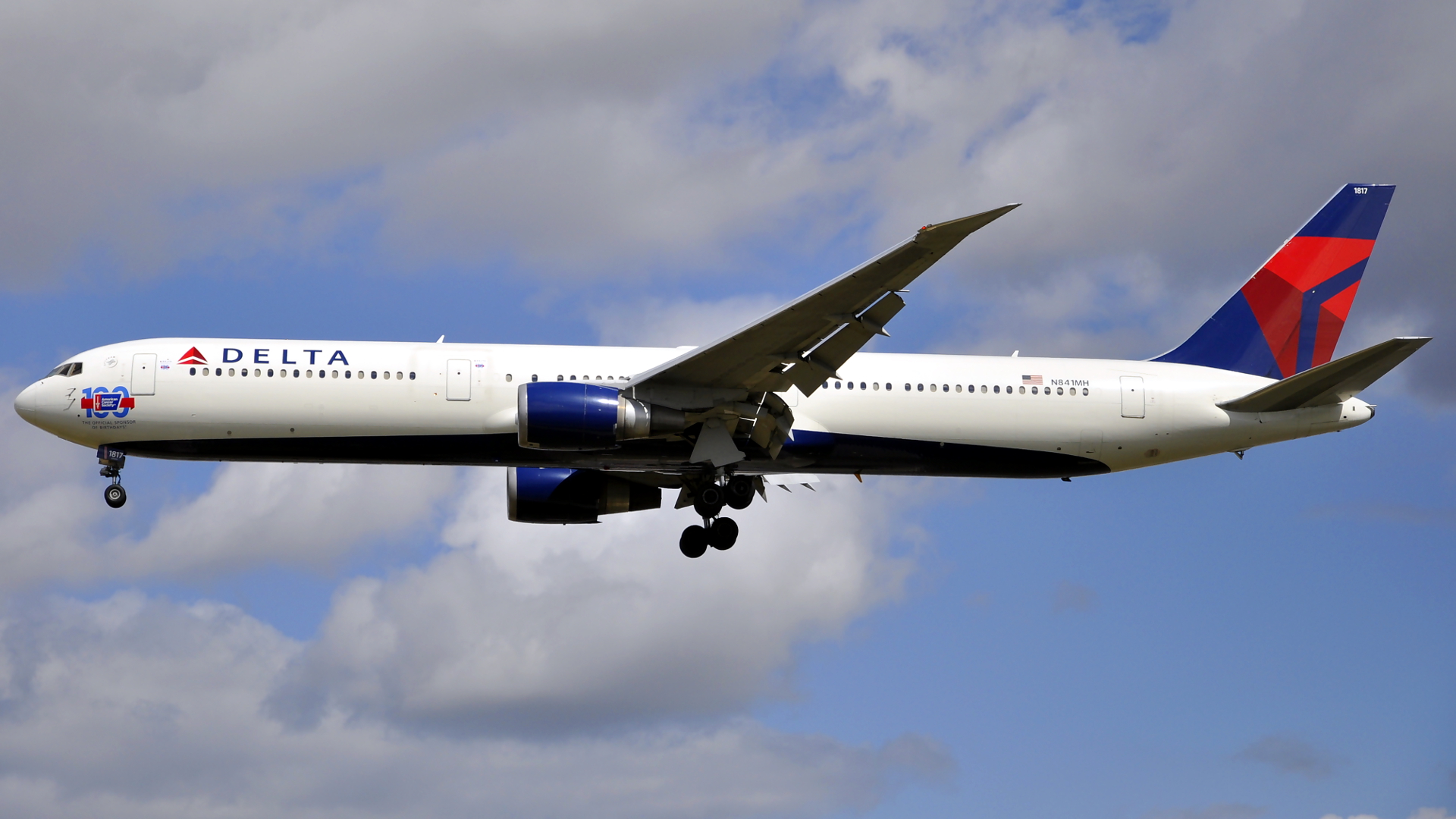 N841MH ✈ Delta Air Lines Boeing 767-432(ER) @ London-Heathrow