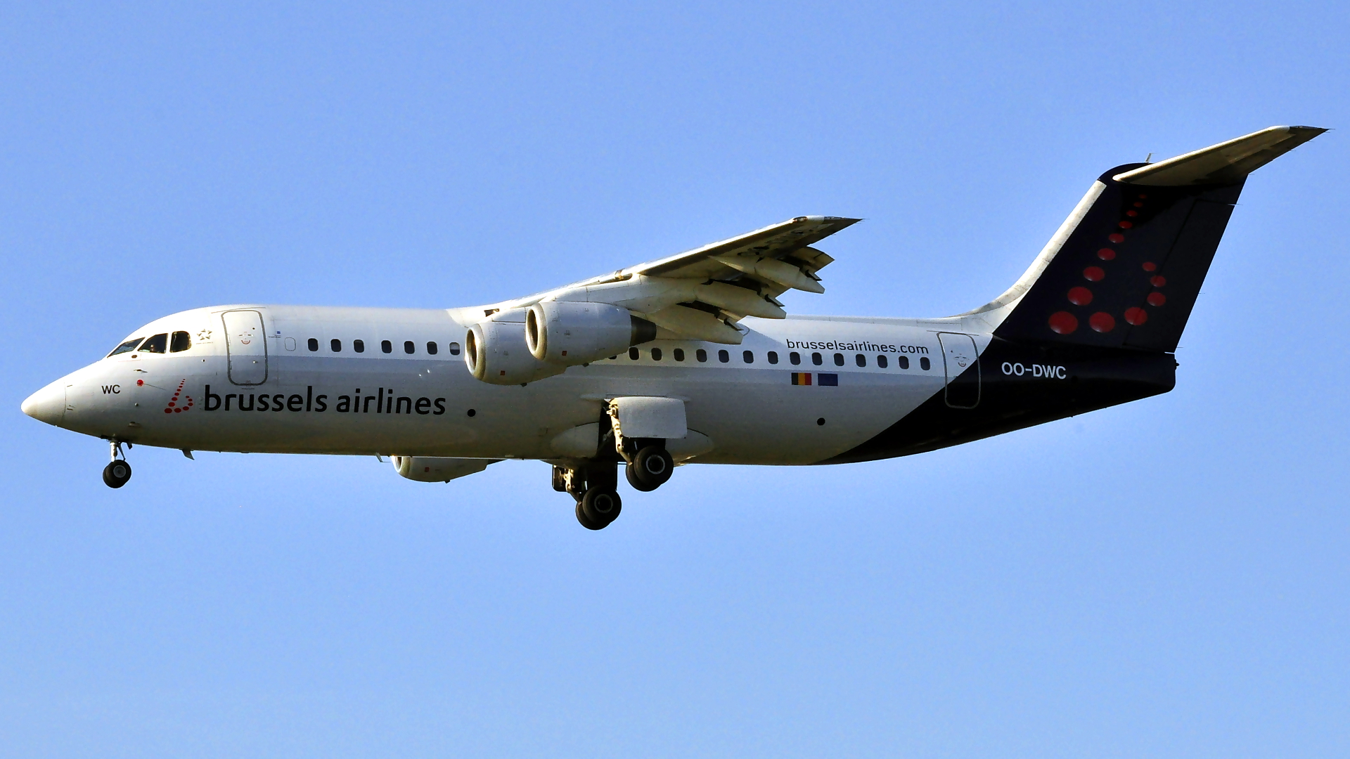 OO-DWC ✈ Brussels Airlines British Aerospace RJ100 @ London-Heathrow