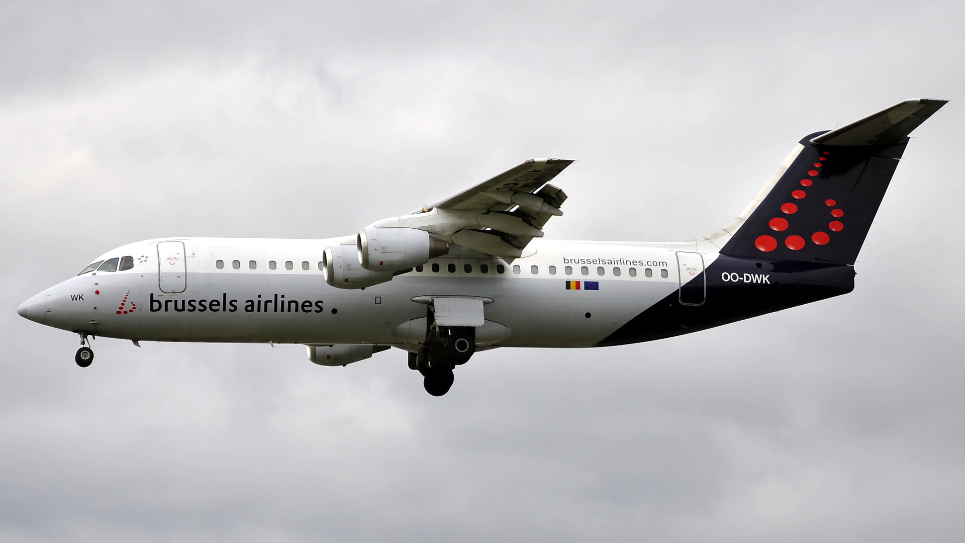 OO-DWK ✈ Brussels Airlines British Aerospace RJ100 @ London-Heathrow