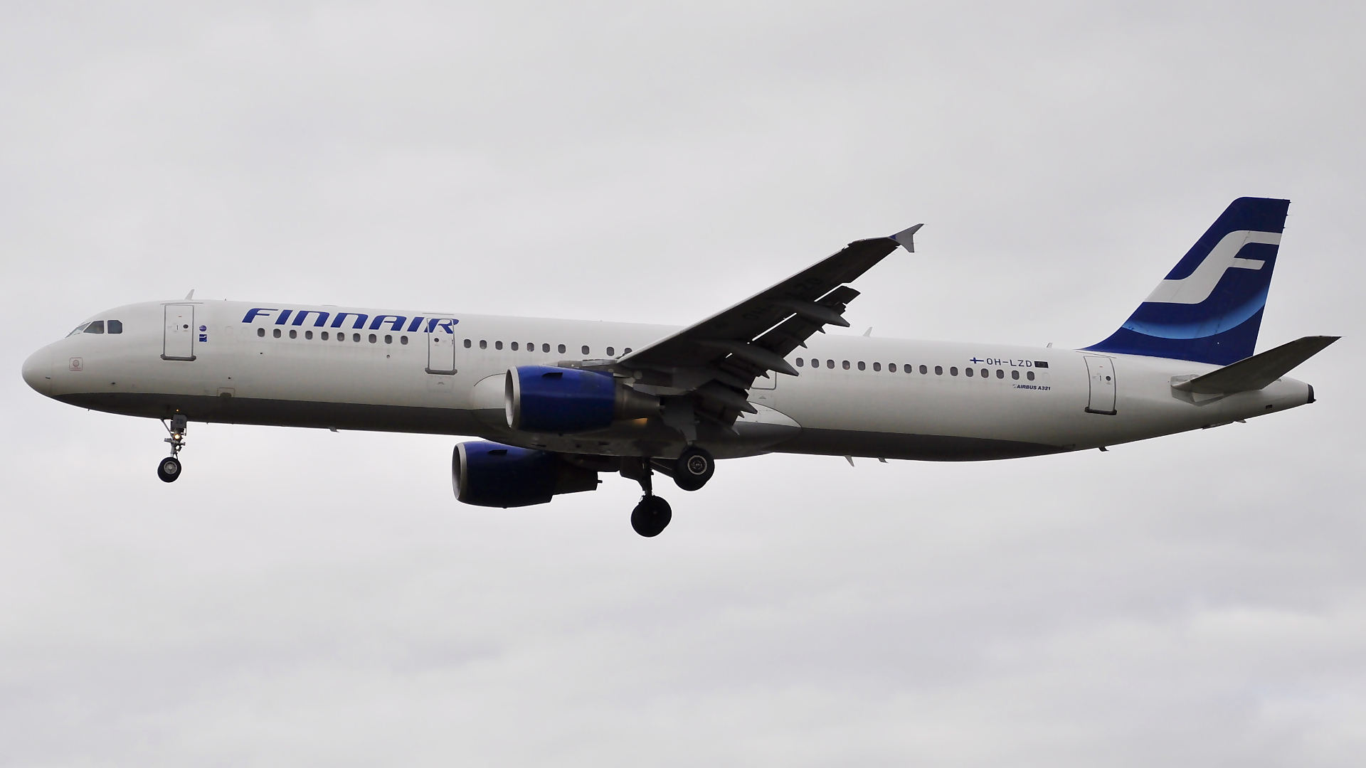 OH-LZD ✈ Finnair Airbus 321-211 @ London-Heathrow