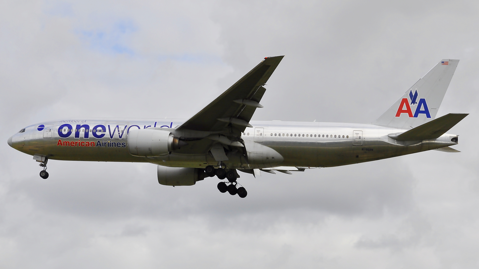 N796AN ✈ American Airlines Boeing 777-223(ER) @ London-Heathrow