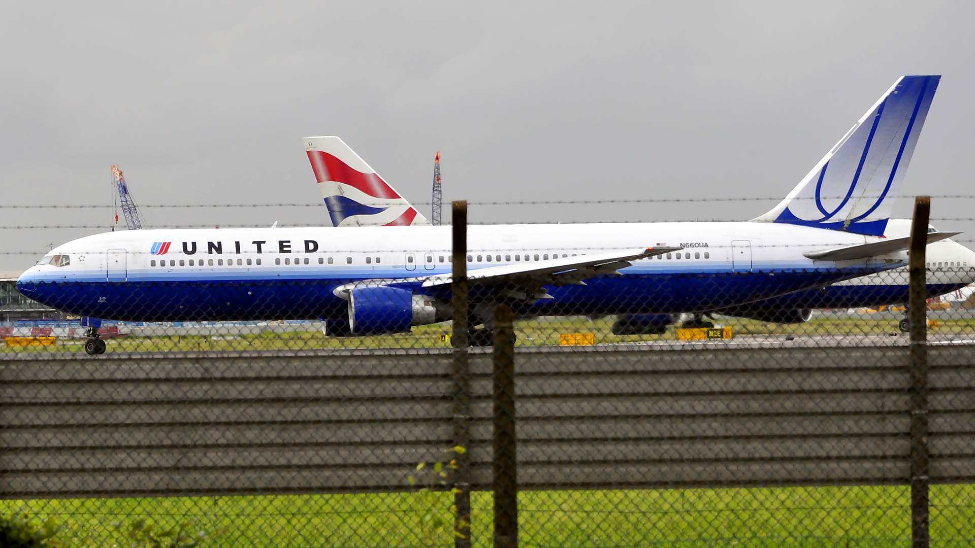N660UA ✈ United Airlines Boeing 767-322(ER) @ London-Heathrow