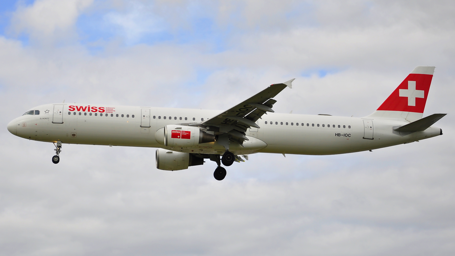 HB-IOC ✈ Swiss International Air Lines Airbus 321-111 @ London-Heathrow