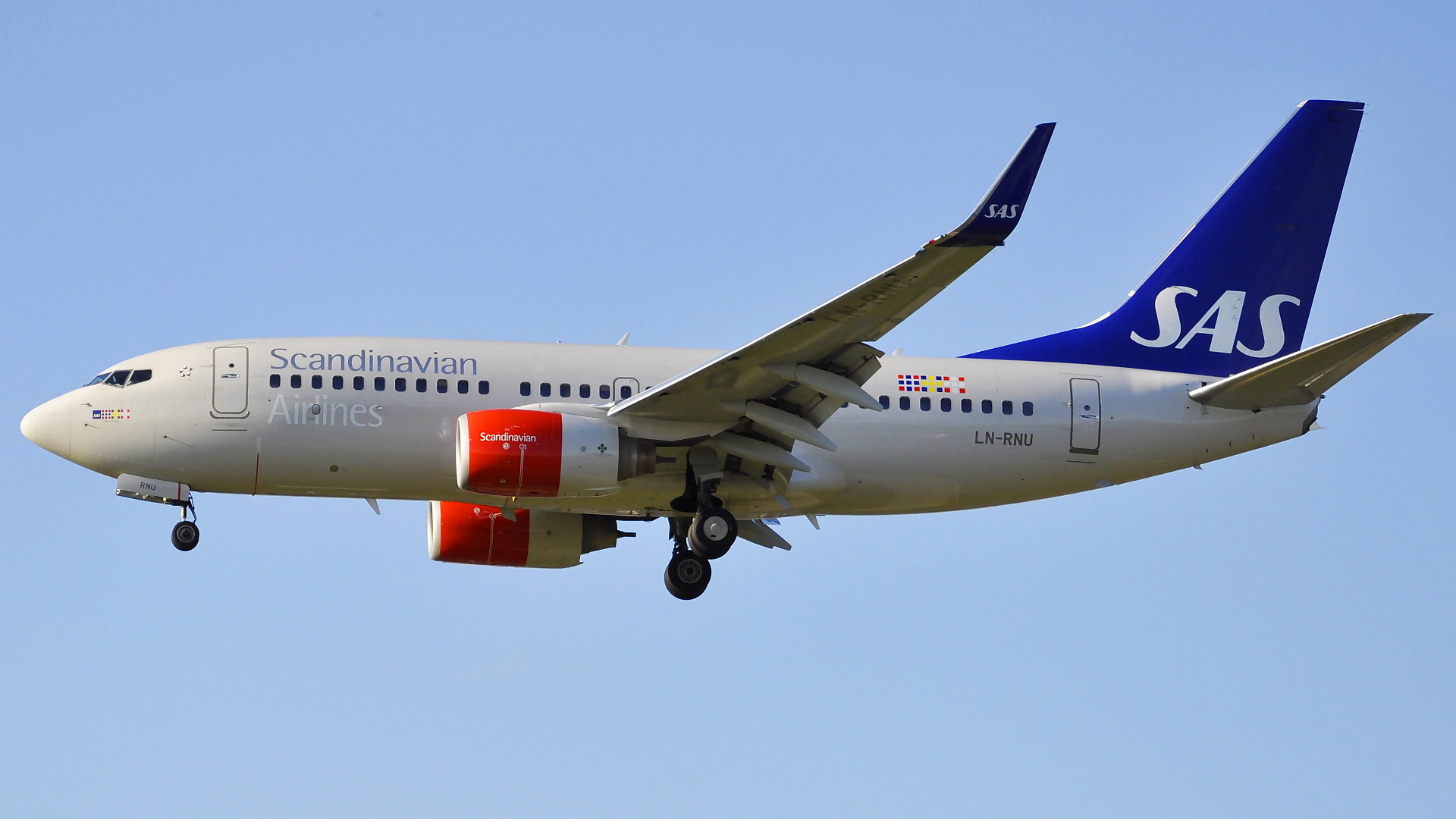 LN-RNU ✈ Scandinavian Airlines Boeing 737-783(WL) @ London-Heathrow