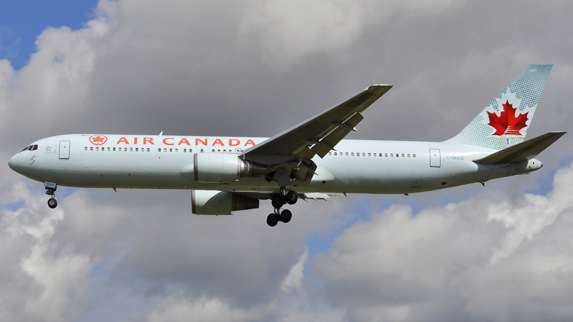 C-GHOZ ✈ Air Canada Boeing 767-375(ER) @ London-Heathrow
