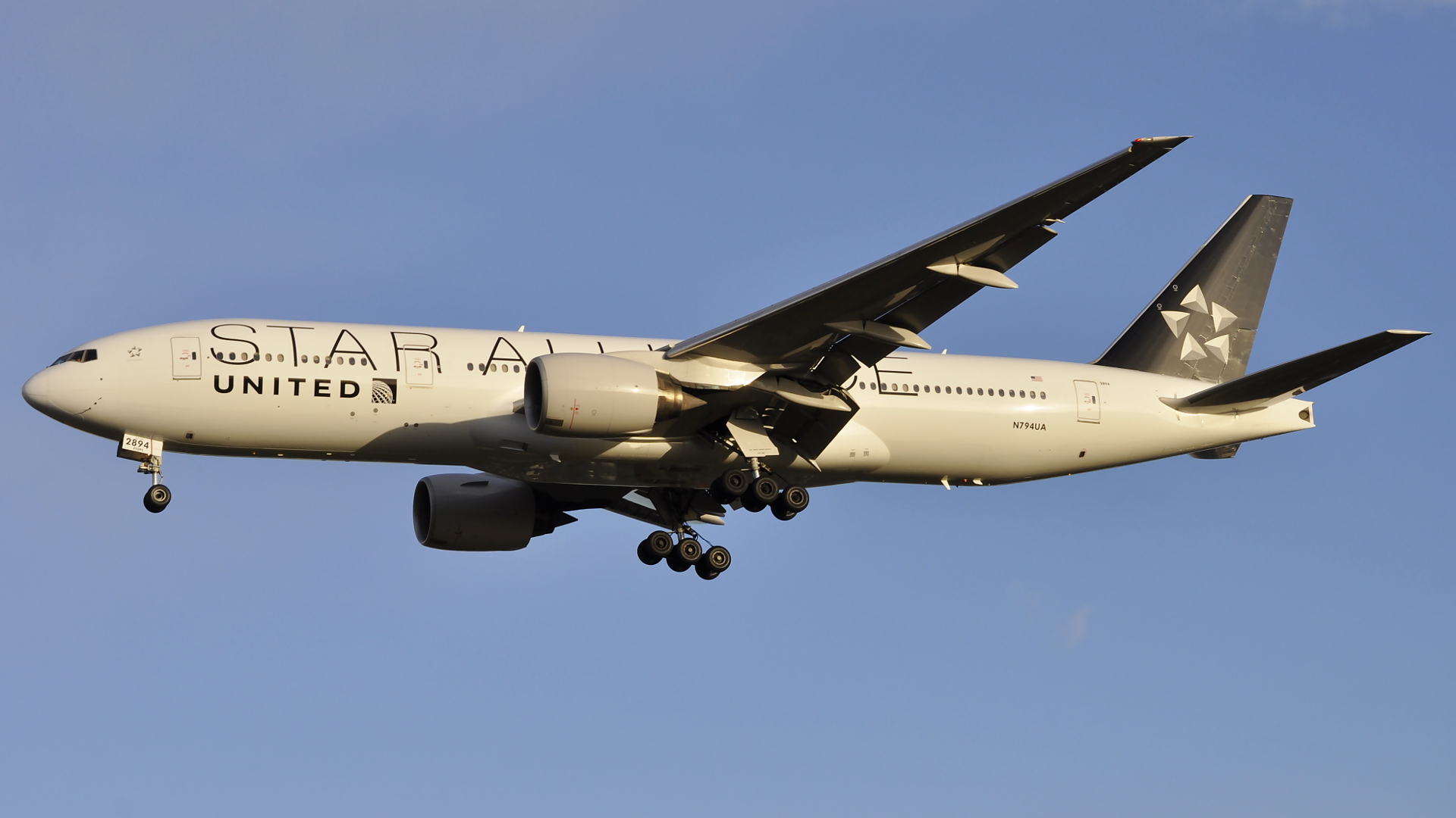 N794UA ✈ United Airlines Boeing 777-222(ER) @ London-Heathrow