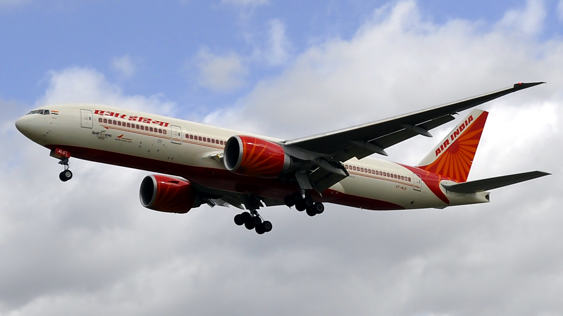 VT-ALG ✈ Air India Boeing 777-237(LR) @ London-Heathrow