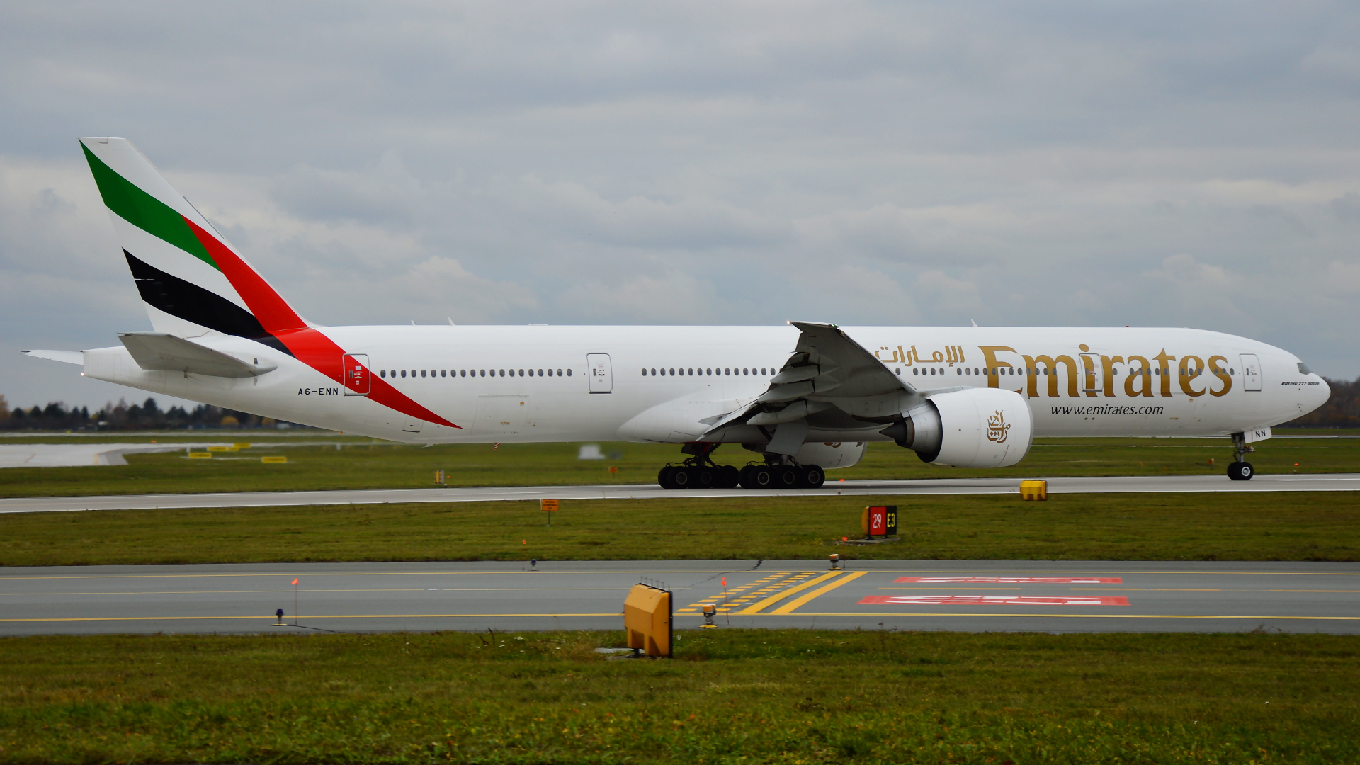 A6-ENN ✈ Emirates Airline Boeing 777-31H(ER) @ Warszawa-Chopin Airport