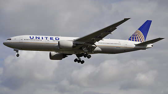 N777UA ✈ United Airlines Boeing 777-222