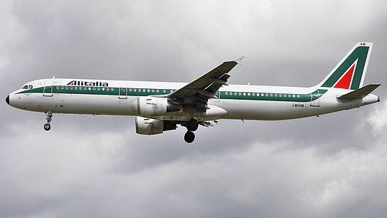 I-BIXM ✈ Alitalia Airbus 321-111
