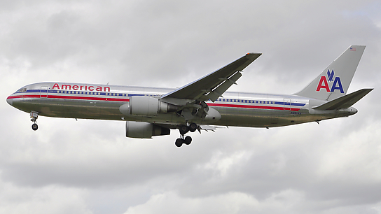 N390AA ✈ American Airlines Boeing 767-323(ER)