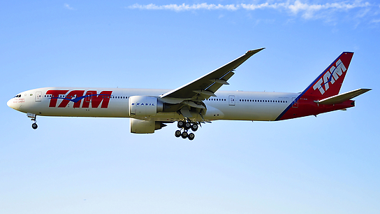 PT-MUB ✈ TAM Brazilian Airlines Boeing 777-32W(ER)