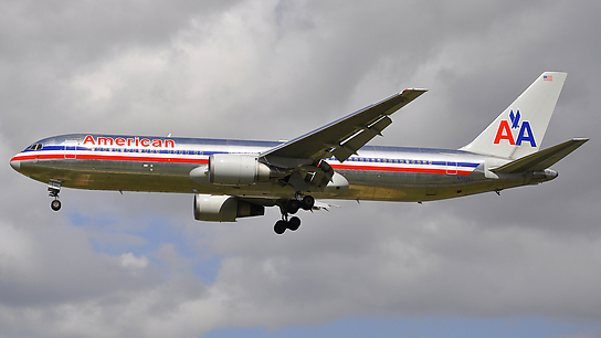 N39365 ✈ American Airlines Boeing 767-323(ER)