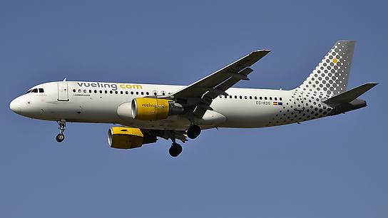 EC-KDG ✈ Vueling Airlines Airbus 320-214