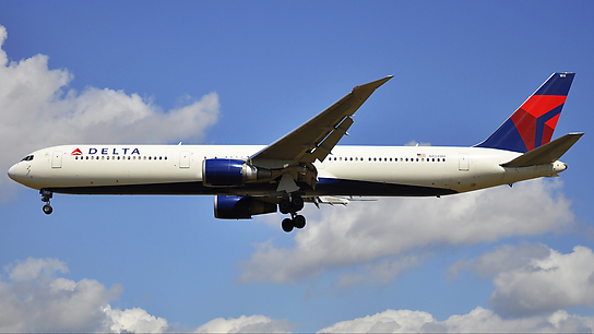 N834MH ✈ Delta Air Lines Boeing 767-432(ER)