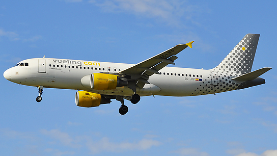 EC-JFF ✈ Vueling Airlines Airbus 320-214