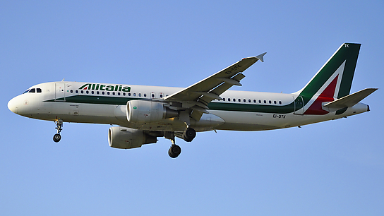 EI-DTK ✈ Alitalia Airbus 320-216
