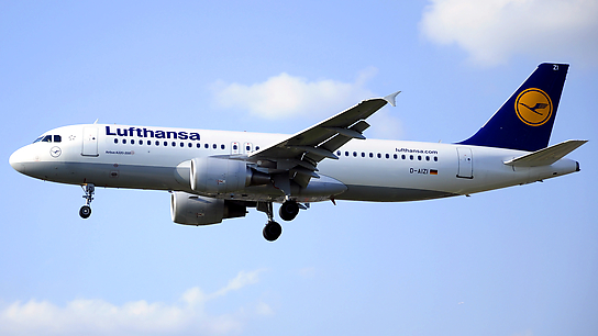 D-AIZI ✈ Lufthansa Airbus 320-214