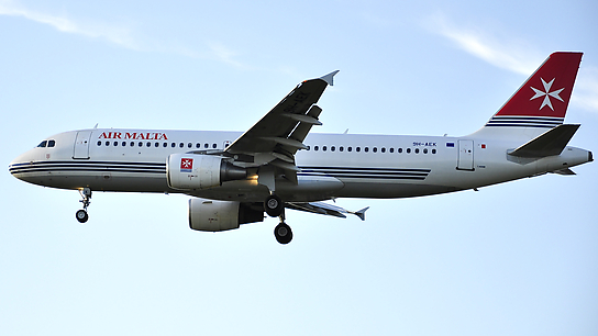 9H-AEK ✈ Air Malta Airbus 320-214