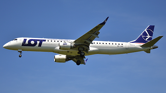 SP-LND ✈ LOT Polish Airlines Embraer ERJ-195LR (ERJ-190-200 LR)