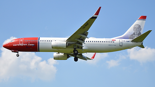 LN-NGF ✈ Norwegian Air Shuttle Boeing 737-8JP(WL)