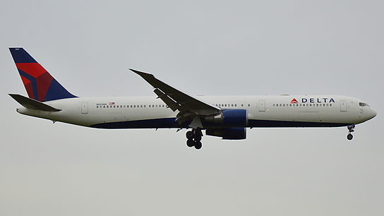 N833MH ✈ Delta Air Lines Boeing 767-432(ER)